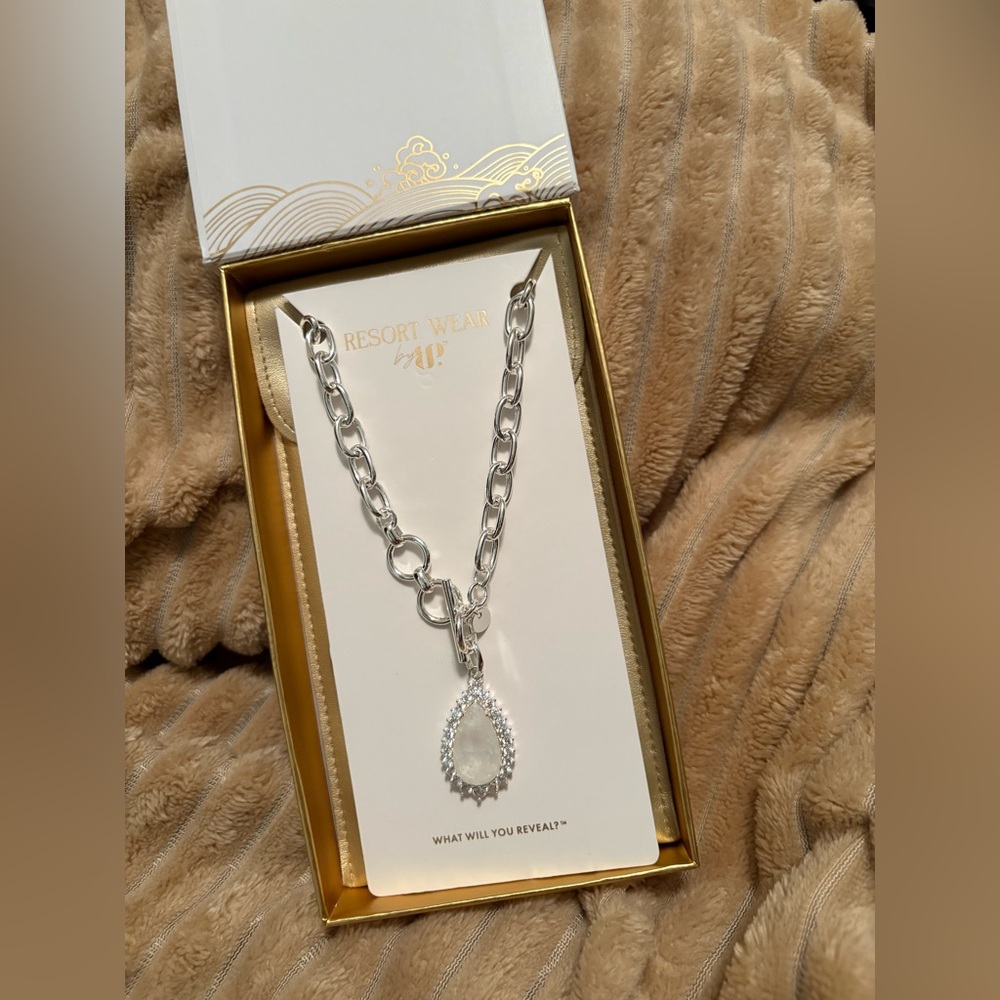 Bp Resort necklace ✨